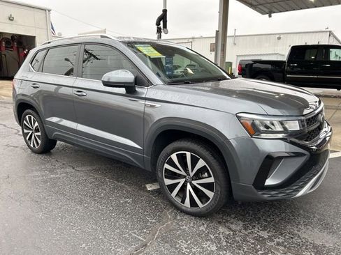 Used 2023 Volkswagen Taos SE image 5