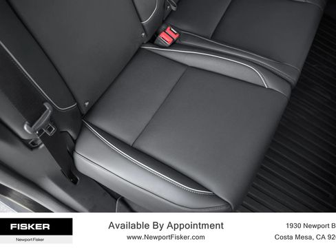 Used 2024 Tesla Cybertruck AWD Crew Cab image 26