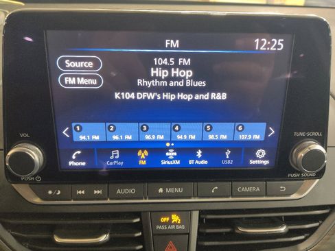 Used 2025 Nissan Altima 2.5 SV FWD image 25