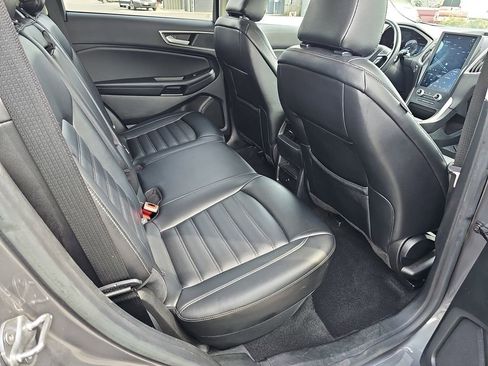 Used 2023 Ford Edge SEL image 14