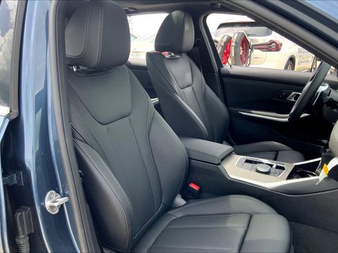 Used 2025 BMW 330i Sedan image 8