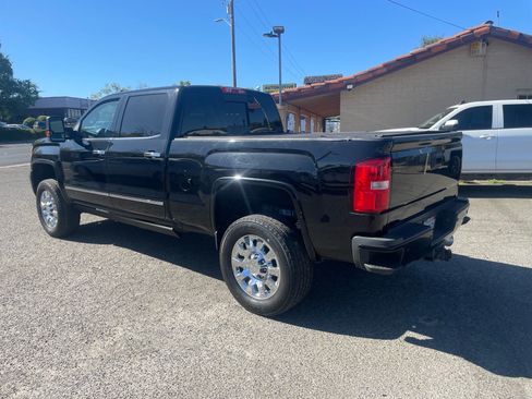 Used 2016 GMC Sierra 2500 Denali w/ Duramax Plus Package AWD/4WD image 3