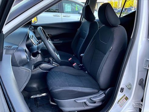 Used 2022 Nissan Kicks S image 21