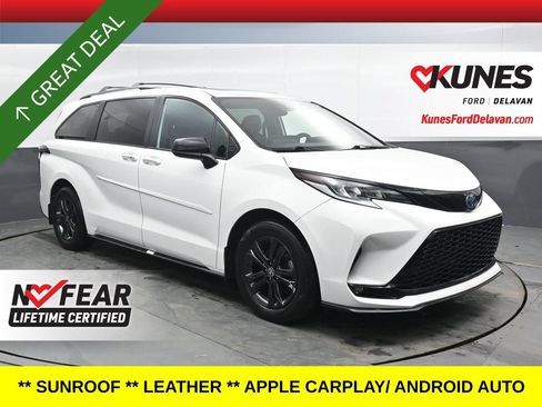 Used 2025 Toyota Sienna XSE AWD/4WD image 1