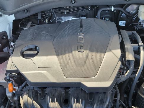 Used 2024 Kia Sorento LX image 30