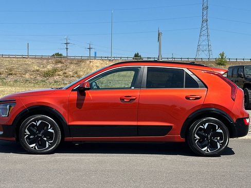 Used 2023 Kia Niro Wind w/ Wind Preserve Package FWD image 6
