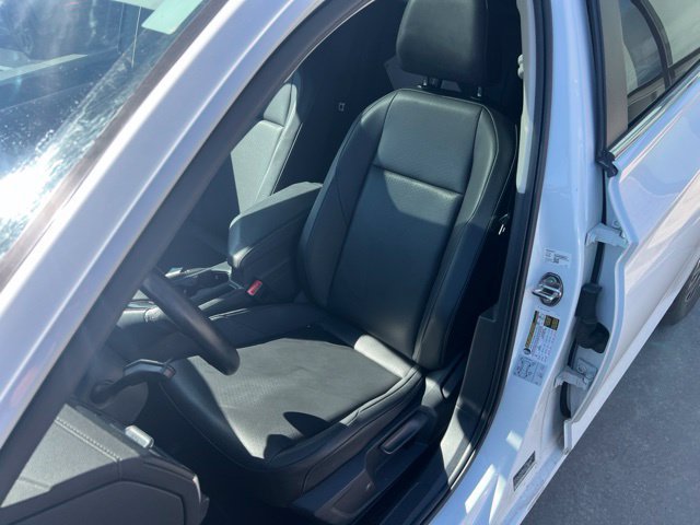 Used 2019 Volkswagen Jetta SE w/ Cold Weather Package FWD image 17
