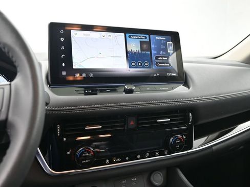 Used 2024 Nissan Rogue SL FWD image 24