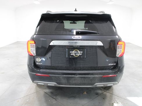 Used 2023 Ford Explorer XLT w/ Equipment Group 202A image 8