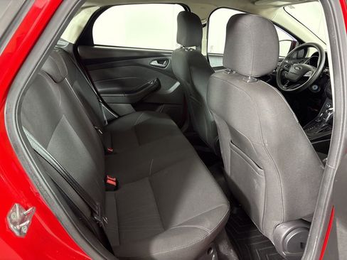 Used 2016 Ford Focus SE w/ Reverse Sensing Package image 16