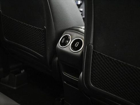 Certified 2025 Mercedes-Benz GLB 250 4MATIC image 19