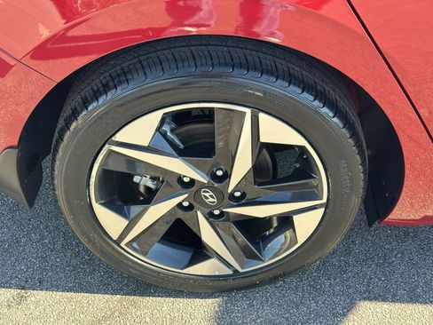 Used 2023 Hyundai Elantra SEL w/ Convenience Package image 19