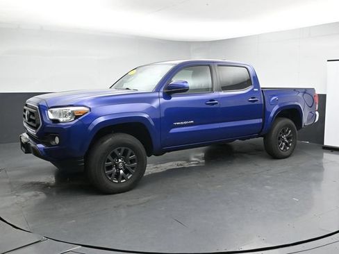Used 2023 Toyota Tacoma SR5 AWD/4WD image 3