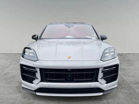 Used 2024 Porsche Cayenne Turbo GT image 8