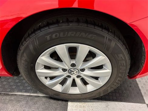 Used 2019 Volkswagen Beetle 2.0T S image 13