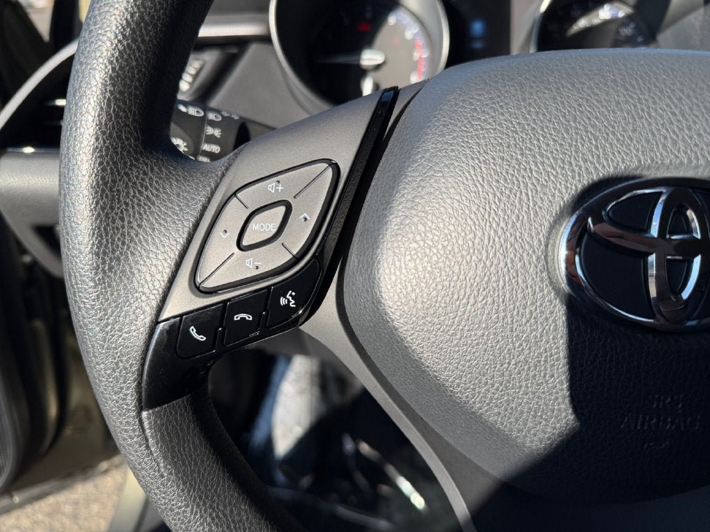 Used 2021 Toyota C-HR LE FWD image 15