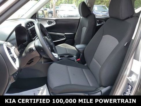 Certified 2025 Kia Soul LX w/ LX Technology Package FWD image 20