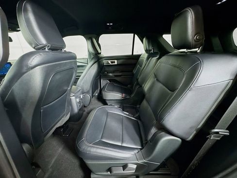 Used 2020 Ford Explorer XLT w/ Equipment Group 202A image 29