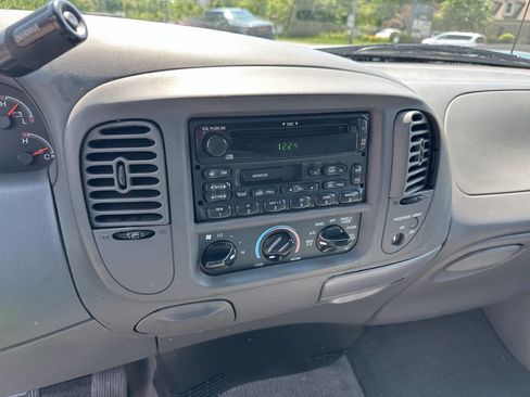 Used 2000 Ford F150 XLT image 14