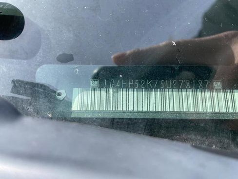 Used 2005 Buick Le Sabre Custom image 41