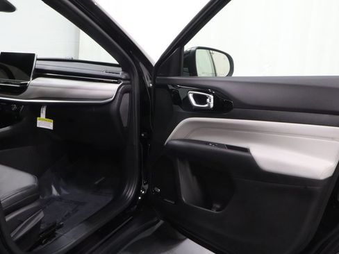 New 2026 Jeep Compass Limited w/ Sun, Sound & Navigation Group AWD/4WD image 14