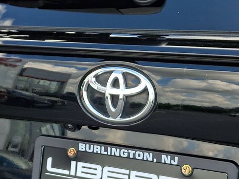 Used 2024 Toyota RAV4 XLE w/ Convenience Package image 32