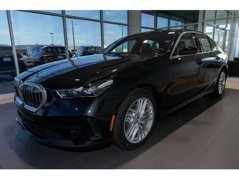 New 2025 BMW 530i xDrive 530i xDrive w/ Premium Package image 3