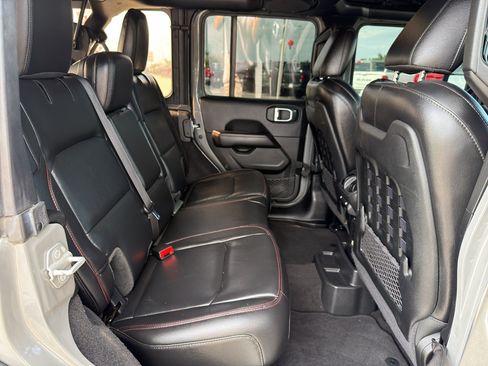 Used 2022 Jeep Wrangler Unlimited Rubicon AWD/4WD image 27