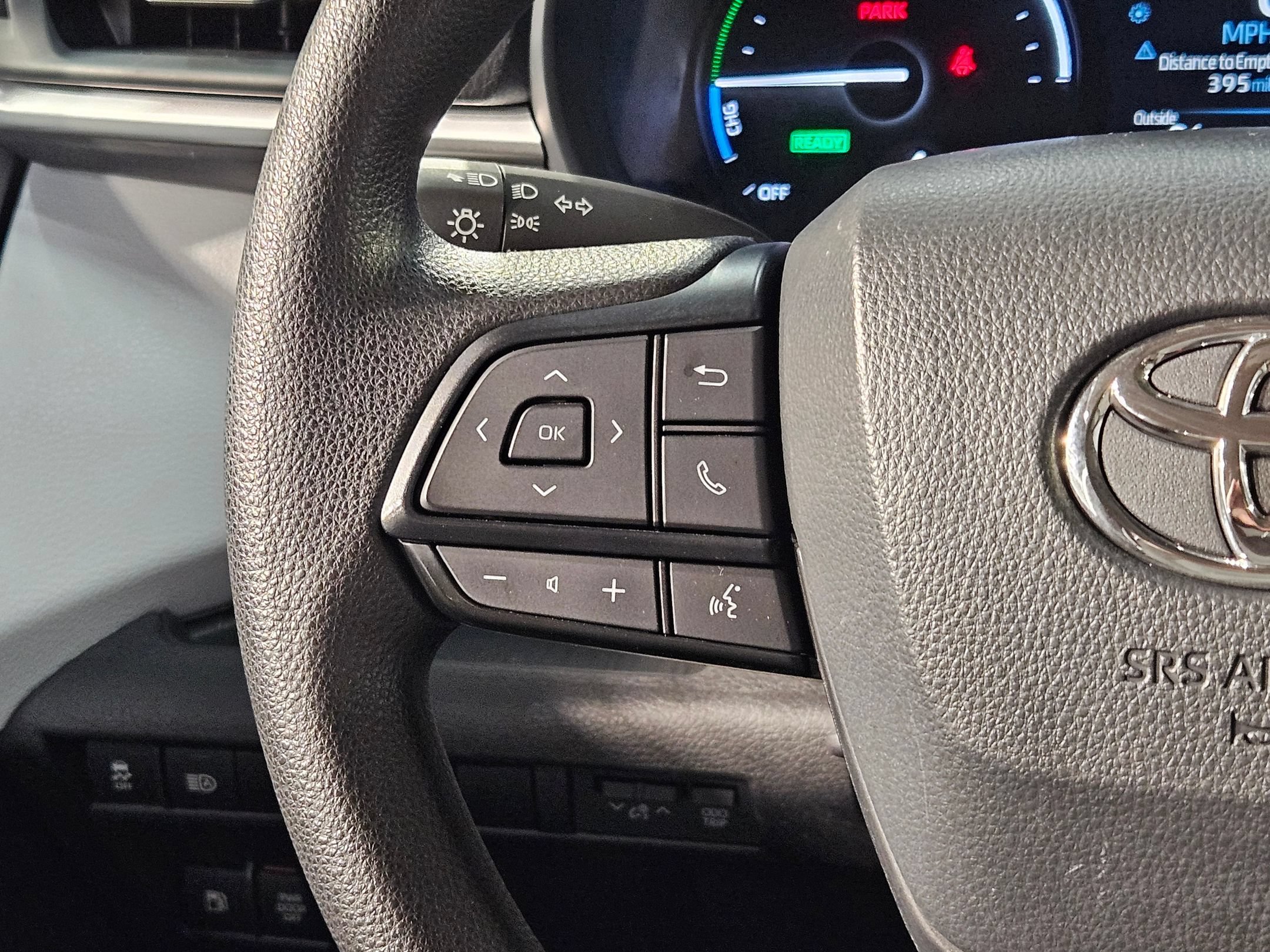 Used 2025 Toyota Sienna LE FWD image 27
