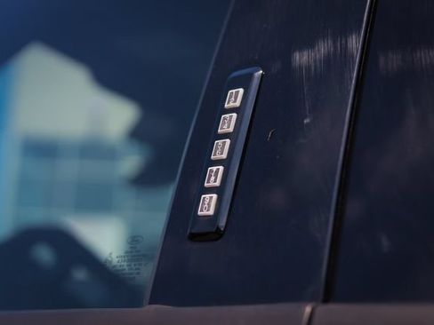 Used 2017 Ford F150 Raptor w/ Equipment Group 802A Luxury AWD/4WD image 22
