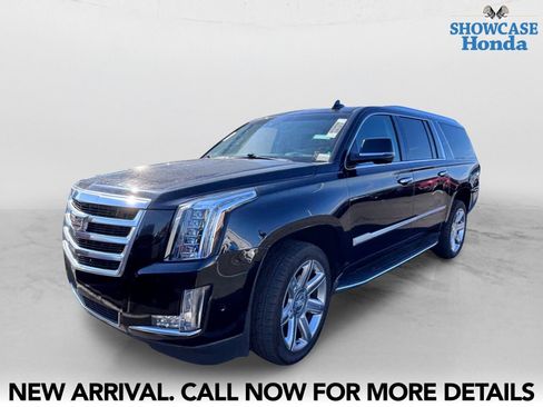 Used 2018 Cadillac Escalade ESV Luxury AWD/4WD image 2