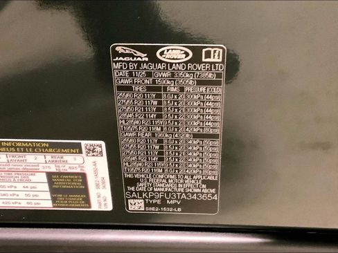 New 2026 Land Rover Range Rover SE image 18