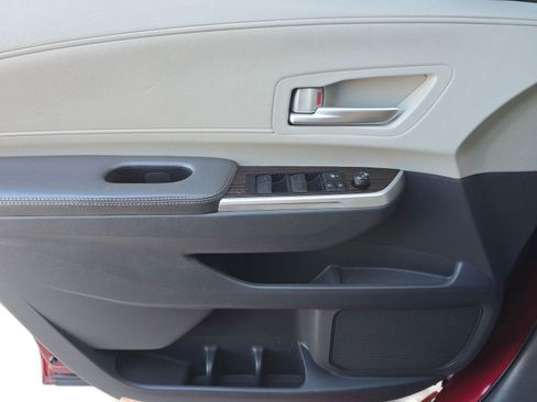 Used 2021 Toyota Sienna XLE image 9