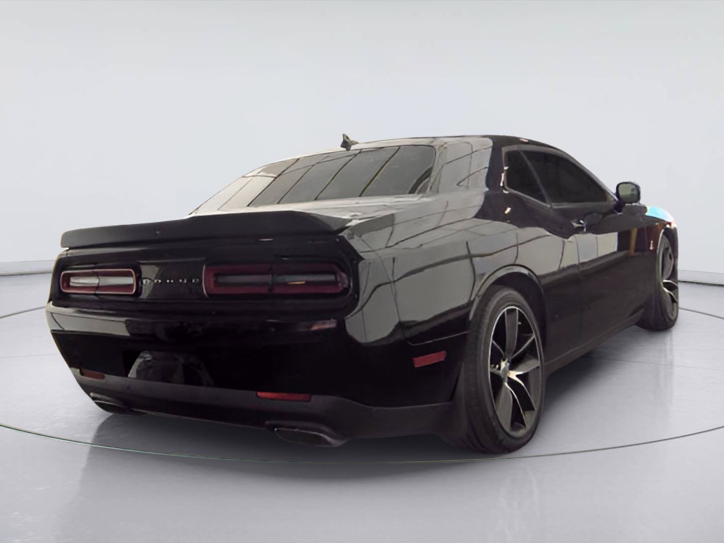 Used 2018 Dodge Challenger R/T Scat Pack RWD image 5
