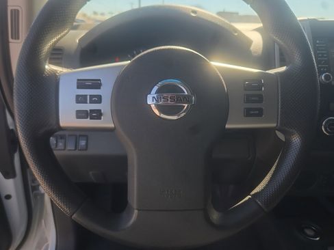 Used 2021 Nissan Frontier SV image 12