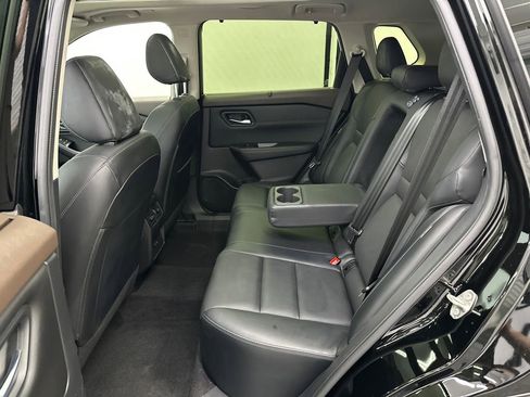 Used 2023 Nissan Rogue SV w/ SV Premium B Package image 23