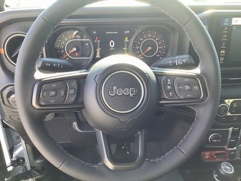 New 2026 Jeep Gladiator Mojave w/ Steel Bumper Group image 11