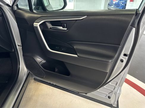 Used 2022 Toyota RAV4 XLE AWD/4WD image 25