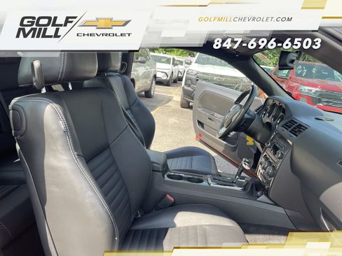 Used 2011 Dodge Challenger RWD image 27