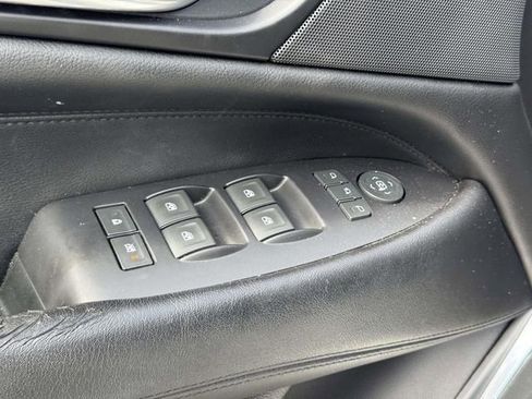 Used 2019 Cadillac Escalade Premium Luxury RWD image 22