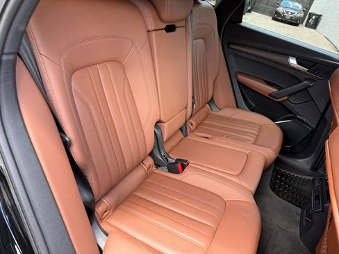 Used 2021 Audi Q5 2.0T Premium w/ Convenience Package AWD/4WD image 8