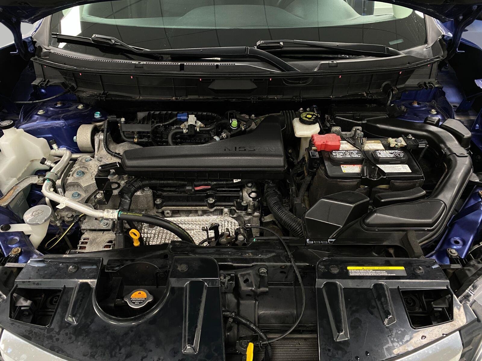 Used 2018 Nissan Rogue SV FWD image 12