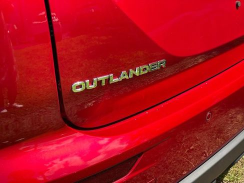 Used 2024 Mitsubishi Outlander ES AWD/4WD image 29