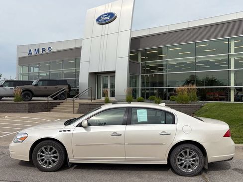 Used 2011 Buick Lucerne CXL FWD image 3