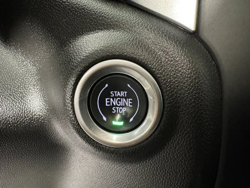 Used 2019 Chevrolet Silverado 1500 LTZ w/ LTZ Premium Package AWD/4WD image 17