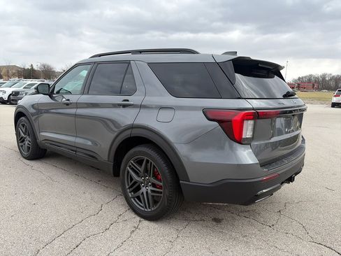 Used 2025 Ford Explorer ST-Line w/ Premium Package image 5