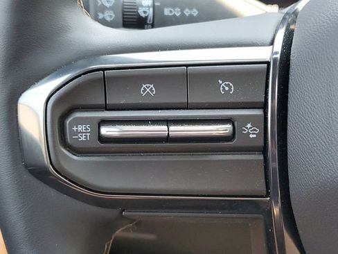 Certified 2026 GMC Canyon AT4 w/ Technology Plus Package AWD/4WD image 11