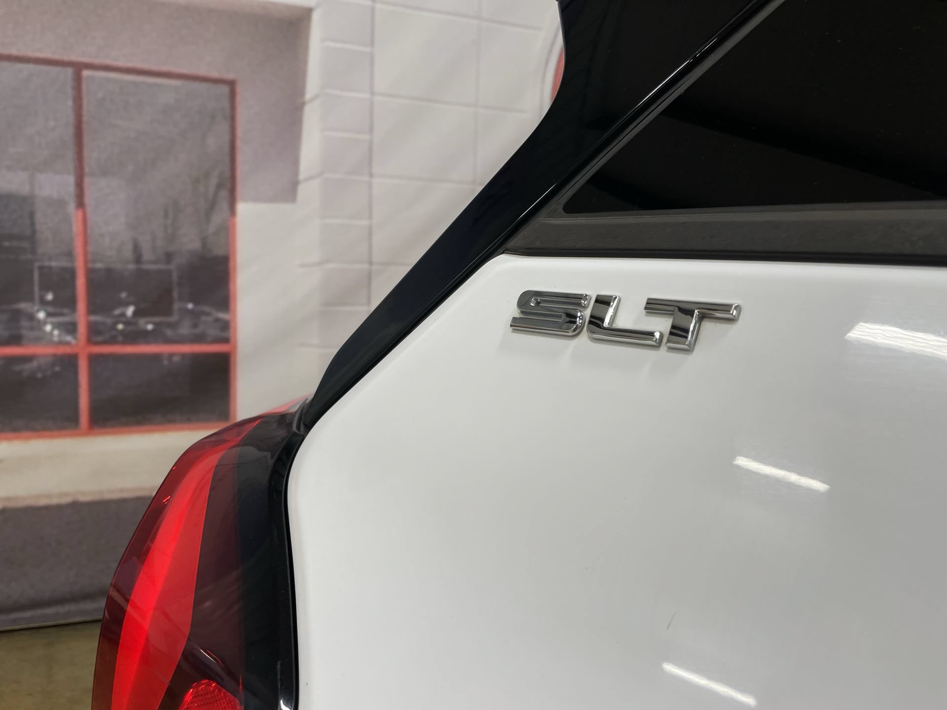 Used 2020 GMC Terrain SLT w/ Preferred Package FWD image 29