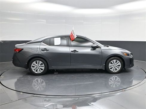 Used 2025 Nissan Sentra S image 2