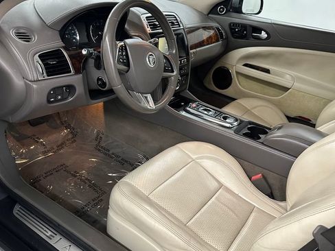 Used 2012 Jaguar XK Convertible RWD image 10